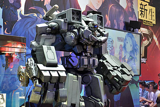 画像ギャラリー No.011のサムネイル画像 / ［TGS 2019］「十三機兵防衛圏」戦闘パートを体験。四方八方から襲いくる怪獣達を殲滅せよ