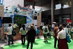画像ギャラリー No.027のサムネイル画像 / 「ドラゴンクエストXI カウントダウンカーニバル」最後のスペシャルステージをレポート。ストーリーに絡む最新PVや,発売直前のコラボニュースが発表