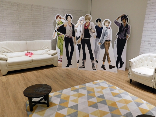 画像ギャラリー No.002のサムネイル画像 / 「夢色キャスト」×秋葉原BAY HOTELコラボをフォトレポート。キャストたちと過ごす極上のひとときを体験しよう