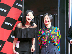 画像ギャラリー No.003のサムネイル画像 / ［TGS 2019］「霜降りRacing in TGS 〜グラドルだらけのイスリンピック〜」で理解できた，「AKRacing」の圧倒的な安定感