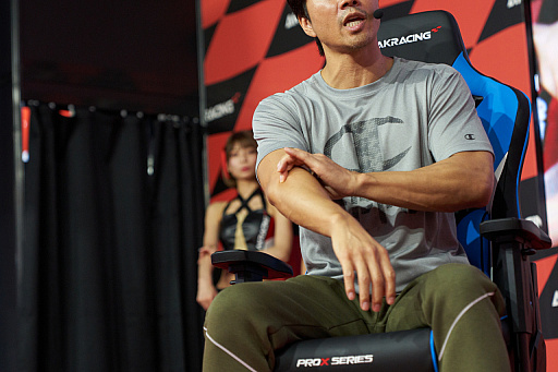 画像ギャラリー No.005のサムネイル画像 / ［TGS 2019］AKRacingブースステージレポート：ケイン・コスギの“筋肉”講座“は裏切らない”！