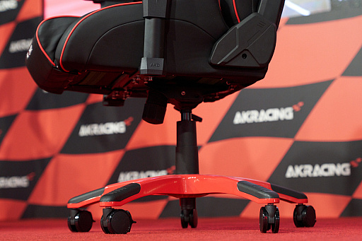 画像ギャラリー No.017のサムネイル画像 / ［TGS 2019］AKRacingブースステージレポート：ケイン・コスギの“筋肉”講座“は裏切らない”！