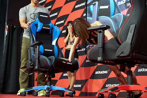 画像ギャラリー No.021のサムネイル画像 / ［TGS 2019］AKRacingブースステージレポート：ケイン・コスギの“筋肉”講座“は裏切らない”！