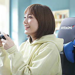 画像ギャラリー No.004のサムネイル画像 / 本田 翼さん監修によるAKRacingのゲーマー向けチェアが販売中。落ち着いた雰囲気の部屋にも合う,爽やかなカラーリングが魅力【PR】
