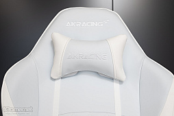 画像ギャラリー No.016のサムネイル画像 / 本田 翼さん監修によるAKRacingのゲーマー向けチェアが販売中。落ち着いた雰囲気の部屋にも合う,爽やかなカラーリングが魅力【PR】