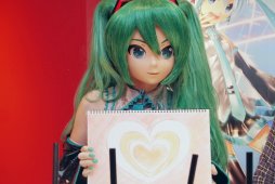画像ギャラリー No.008のサムネイル画像 / ミクナノーさんと林Pがコラボメニューを試食。「初音ミク -Project DIVA- X HD」×「スイーツパラダイス」コラボカフェレポート