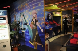 画像ギャラリー No.019のサムネイル画像 / 「初音ミク -Project DIVA- X」と東京ジョイポリスのコラボイベント「初音ミク -DAIBA de DIVA-」が開催中。初日の模様とコラボ内容を紹介