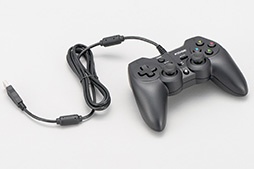 画像ギャラリー No.009のサムネイル画像 / HORIのPC用ゲームパッド「EDGE 301」は，「Xbox 360 Controller」を置き換える新標準になれるか