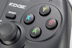 画像ギャラリー No.013のサムネイル画像 / HORIのPC用ゲームパッド「EDGE 301」は，「Xbox 360 Controller」を置き換える新標準になれるか