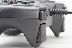 画像ギャラリー No.016のサムネイル画像 / HORIのPC用ゲームパッド「EDGE 301」は，「Xbox 360 Controller」を置き換える新標準になれるか