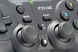 画像ギャラリー No.019のサムネイル画像 / HORIのPC用ゲームパッド「EDGE 301」は，「Xbox 360 Controller」を置き換える新標準になれるか