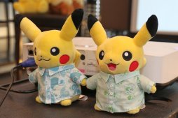 画像ギャラリー No.015のサムネイル画像 / 151種のポケモンを組み合わせ,オーダーメイドシャツが作れるサービスが始動。「Original Stitch」とのコラボが,メディアプレビューで明らかに