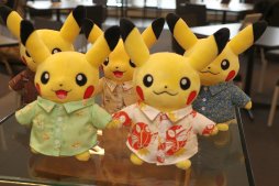 画像ギャラリー No.017のサムネイル画像 / 151種のポケモンを組み合わせ,オーダーメイドシャツが作れるサービスが始動。「Original Stitch」とのコラボが,メディアプレビューで明らかに