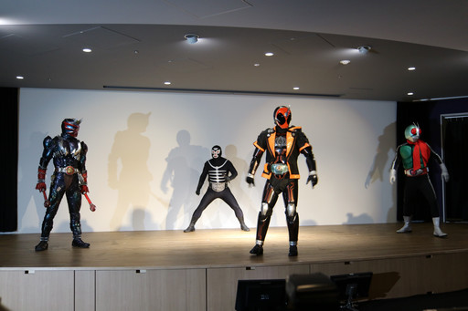 画像ギャラリー No.006のサムネイル画像 / 「仮面ライダー バトライド・ウォー創生」のプレミアム発表会が開催。藤岡 弘、さん達3名の仮面ライダーが登壇した会場の模様をレポート