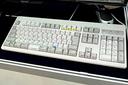 画像ギャラリー No.002のサムネイル画像 / アナログ入力に対応するREALFORCEキーボードの試作機を，4Gamerライター陣がよってたかってテストしてみた