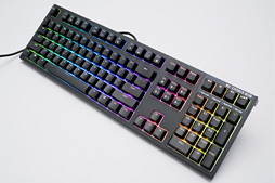 画像ギャラリー No.002のサムネイル画像 / 「REALFORCE RGB」レビュー。世界初,「キー入力がオンになる深さを変更できる機能」付きのゲーマー向け静電容量式キーボードは買いなのか