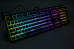 画像ギャラリー No.020のサムネイル画像 / 「REALFORCE RGB」レビュー。世界初,「キー入力がオンになる深さを変更できる機能」付きのゲーマー向け静電容量式キーボードは買いなのか