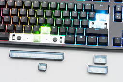 画像ギャラリー No.025のサムネイル画像 / 「REALFORCE RGB」レビュー。世界初,「キー入力がオンになる深さを変更できる機能」付きのゲーマー向け静電容量式キーボードは買いなのか