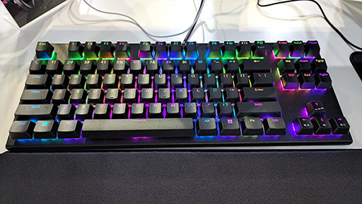 画像ギャラリー No.003のサムネイル画像 / ［TGS2022］東プレがゲーマー向け新型REALFORCEキーボードを披露。伝統の静電容量無接点式スイッチにフローティングデザインを組み合わせる