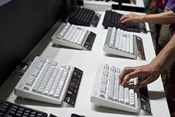 画像ギャラリー No.014のサムネイル画像 / [TGS2023] ウマ娘とゲーマー向けキーボード「REALFORCE GX1」がコラボ。フォントにまでこだわった「ウマ娘GX1」をチェックした