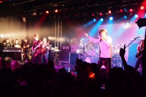 画像ギャラリー No.011のサムネイル画像 / 重低音サウンドが観客を大熱狂させた「Rock on 2Night GUILTY GEAR LIVE 2016」レポート。東京会場の模様を写真多めでお届け