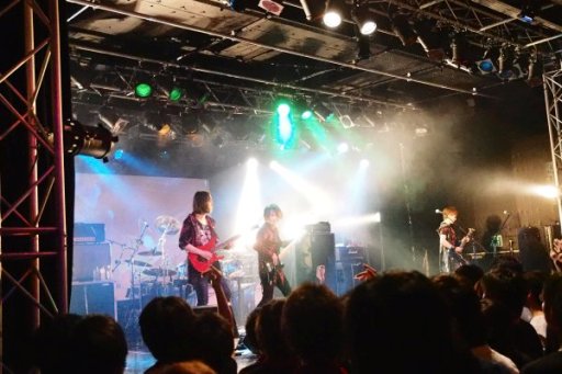 画像ギャラリー No.014のサムネイル画像 / 重低音サウンドが観客を大熱狂させた「Rock on 2Night GUILTY GEAR LIVE 2016」レポート。東京会場の模様を写真多めでお届け