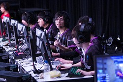 画像ギャラリー No.002のサムネイル画像 / CEO2016の「GUILTY GEAR Xrd -REVELATOR-」部門で日本代表・どぐら選手が優勝