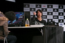 画像ギャラリー No.003のサムネイル画像 / CEO2016の「GUILTY GEAR Xrd -REVELATOR-」部門で日本代表・どぐら選手が優勝