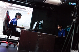 画像ギャラリー No.037のサムネイル画像 / 「BBCF」と「GGXrdR」のトッププレイヤーが集結した「ARC SYSTEM WORKS Fighting Game Award 2016」。イベントの模様をフォトレポートで紹介