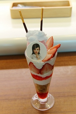 画像ギャラリー No.005のサムネイル画像 / 「龍が如く 極」のコラボカフェが東京と大阪に期間限定オープン。名越監督と横山プロデューサーがコラボメニューを堪能した試食発表会の模様をレポート