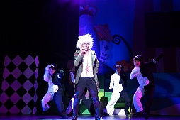 画像ギャラリー No.008のサムネイル画像 / 舞台公演「スーパーダンガンロンパ2 THE STAGE〜さよなら絶望学園〜」のゲネプロをレポート。原作に忠実なキャラクターや演出,そしてモノクマのハジけぶりを大いに楽しもう