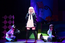 画像ギャラリー No.022のサムネイル画像 / 舞台公演「スーパーダンガンロンパ2 THE STAGE〜さよなら絶望学園〜」のゲネプロをレポート。原作に忠実なキャラクターや演出,そしてモノクマのハジけぶりを大いに楽しもう
