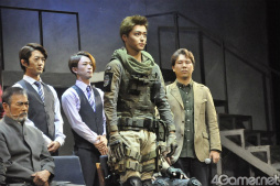 画像ギャラリー No.002のサムネイル画像 / 「BIOHAZARD THE STAGE」の舞台挨拶＆ゲネプロをレポート。非常勤講師として教壇に立つレベッカの姿に注目