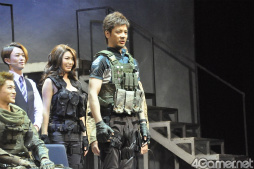 画像ギャラリー No.003のサムネイル画像 / 「BIOHAZARD THE STAGE」の舞台挨拶＆ゲネプロをレポート。非常勤講師として教壇に立つレベッカの姿に注目