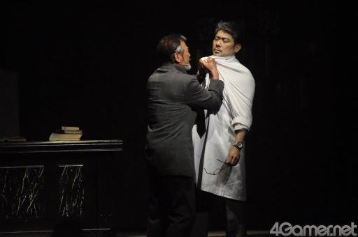 画像ギャラリー No.016のサムネイル画像 / 「BIOHAZARD THE STAGE」の舞台挨拶＆ゲネプロをレポート。非常勤講師として教壇に立つレベッカの姿に注目
