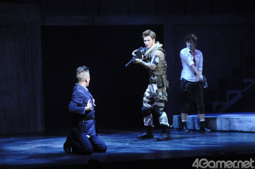 画像ギャラリー No.018のサムネイル画像 / 「BIOHAZARD THE STAGE」の舞台挨拶＆ゲネプロをレポート。非常勤講師として教壇に立つレベッカの姿に注目