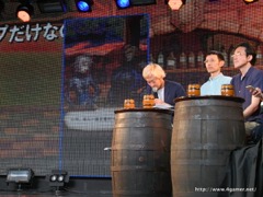 画像ギャラリー No.028のサムネイル画像 / グリーのスマホ向け新作RPG「追憶の青」発表会に,中島美嘉さんがゾンビになって登場。開発陣によるトークも行われたイベントをレポート