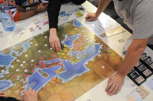 画像ギャラリー No.006のサムネイル画像 / ［SPIEL’15］総重量10kg越えの超大作「MEGA CIVILIZATION」はいかにして生み出されたのか。ゲームデザイナーに聞く，その狙いと手応え
