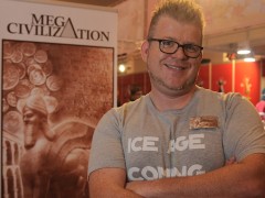 ［SPIEL’15］総重量10kg越えの超大作「MEGA CIVILIZATION」はいかにして生み出されたのか。ゲームデザイナーに聞く，その狙いと手応え