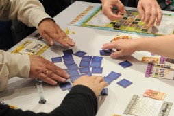 画像ギャラリー No.004のサムネイル画像 / ［SPIEL’15］「カタン」を生んだTeuber一家による新感覚ゲーム「Tumult Royal」プレイレポート。雲を掴むようなプレイフィールながら，中毒性の高い一作
