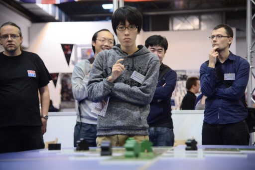 画像ギャラリー No.013のサムネイル画像 / ［SPIEL’15］大逆転妙手が飛び出した「第10回 カルカソンヌ世界選手権」レポート。2014年優勝の望月選手は惜しくも準優勝
