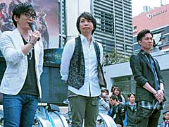 「ガンスリンガー ストラトス3」の稼働記念イベントが新宿ステーションスクエアで開催。歴代シリーズ出演声優3人が，トークやミニゲームを展開