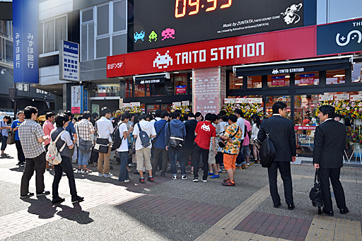 画像ギャラリー No.001のサムネイル画像 / 池袋駅西口に「タイトーステーション」の新店舗が登場。植田佳奈さん,金元寿子さんも駆けつけたオープン記念イベントをレポート