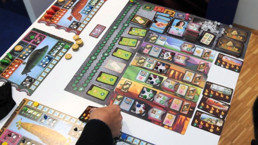 画像ギャラリー No.004のサムネイル画像 / ［SPIEL’15］「T.I.M.E Stories」から「T＆T」まで。グループSNEの安田 均代表が読み解く，ドイツゲームのこれまでとこれから