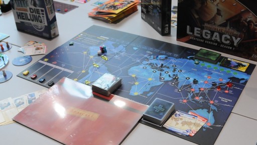 画像ギャラリー No.005のサムネイル画像 / ［SPIEL’15］「T.I.M.E Stories」から「T＆T」まで。グループSNEの安田 均代表が読み解く，ドイツゲームのこれまでとこれから