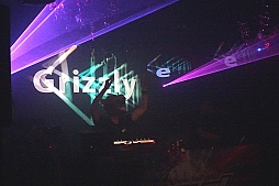 画像ギャラリー No.024のサムネイル画像 / EDMをフィーチャーしたゲームミュージックのクラブイベント「EDG音撃 -EDM IS GAME-」をレポート。「EDMは音楽でなくゲームだ!」by佐野電磁氏