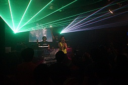 画像ギャラリー No.027のサムネイル画像 / EDMをフィーチャーしたゲームミュージックのクラブイベント「EDG音撃 -EDM IS GAME-」をレポート。「EDMは音楽でなくゲームだ!」by佐野電磁氏