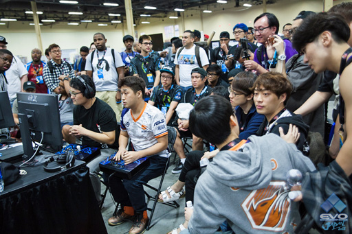 画像ギャラリー No.002のサムネイル画像 / ［EVO2017］「鉄拳7」部門，1278名の中からTOP8に残った選手に，決勝トーナメントへの意気込みを聞いてみた