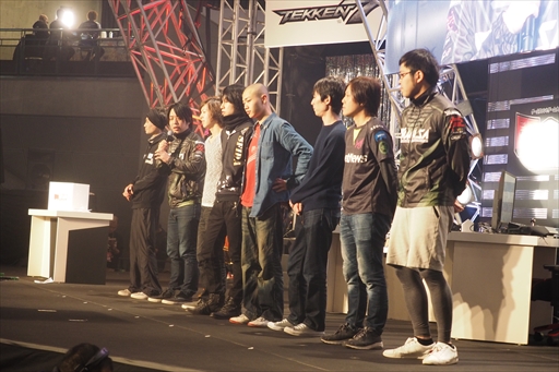 画像ギャラリー No.004のサムネイル画像 / ［闘会議2018］「鉄拳7」公式大会優勝はノビ選手。プロライセンス所持者4名で争われた戦いを制し，賞金200万円を獲得