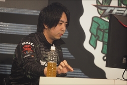 画像ギャラリー No.008のサムネイル画像 / ［闘会議2018］「鉄拳7」公式大会優勝はノビ選手。プロライセンス所持者4名で争われた戦いを制し，賞金200万円を獲得